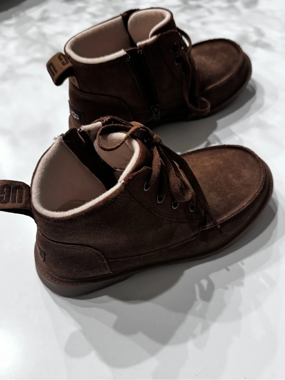 UGG Kids Chelham Weather Boot Boys Size 5 Never Worn No Box